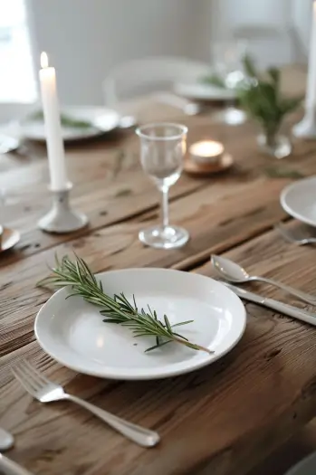 thanksgiving tablescapes minimal