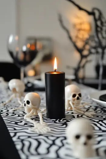 halloween dining table decor
